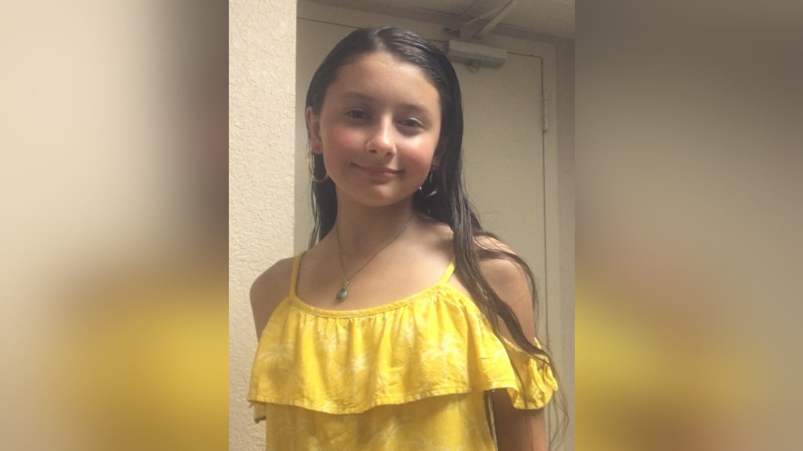 imgonline-com-ua-FrameBlurred-El6OIykfjb_aiyili