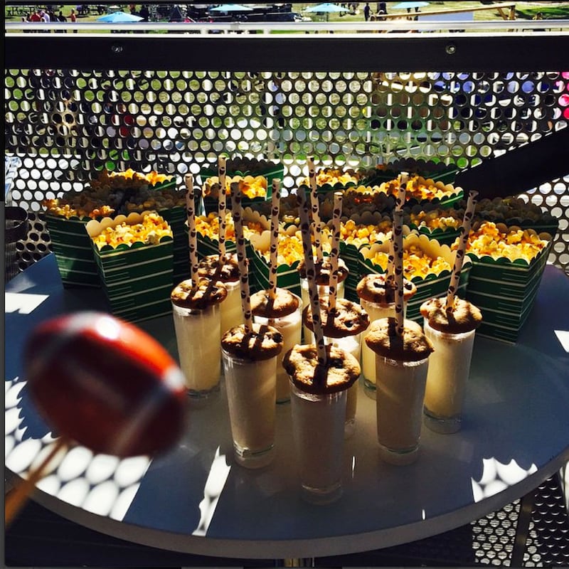 galleries/2015/02/01/celebrity-super-bowl-instagrams-gisele-bundchen-rihanna-and-more/150201-super-bowl-celeb-instagram-rihanna_bstni0