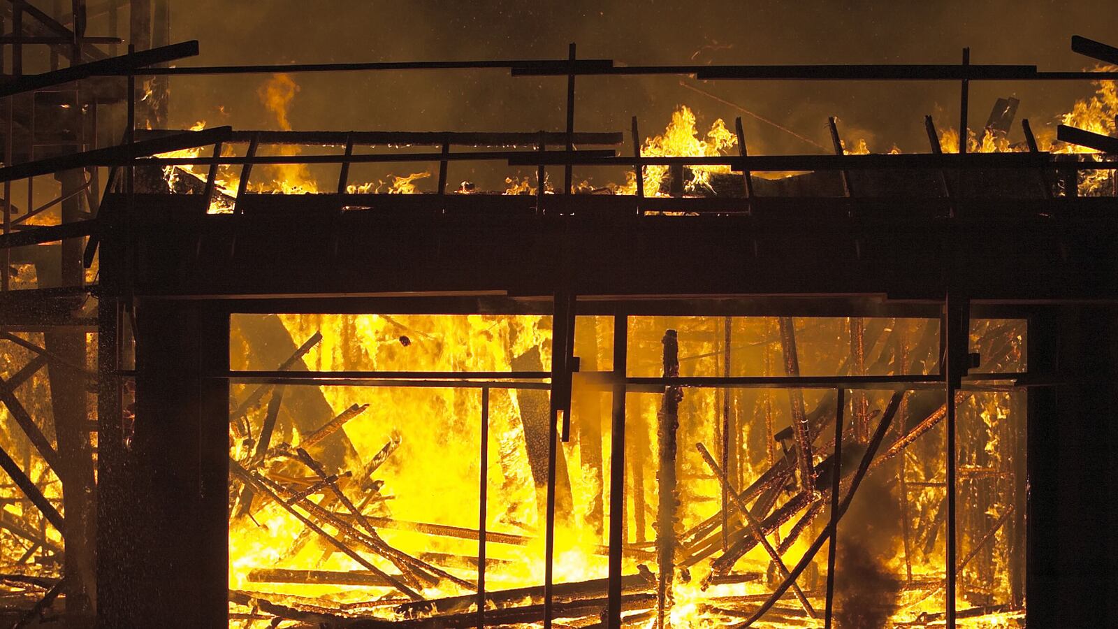 articles/2014/04/26/green-politics-has-to-get-more-radical-because-anything-less-is-impractical/140425-green-politics-purdy-tease_np6etj