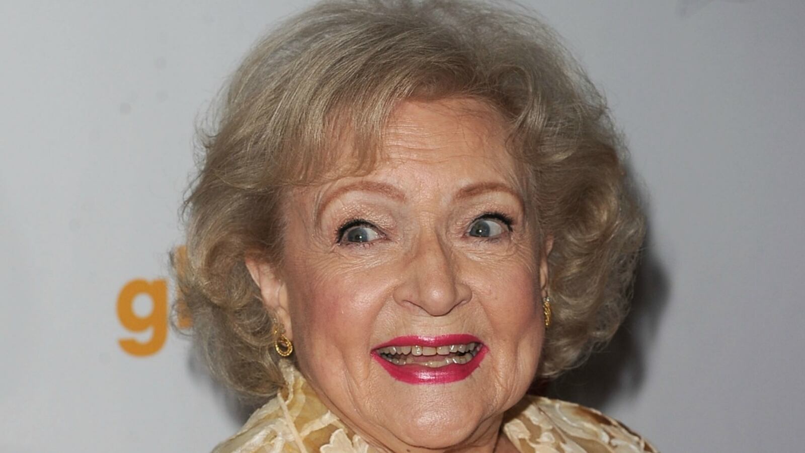 cheats/2012/05/01/betty-white-gets-political/betty-white-politics-cheat_tsokka