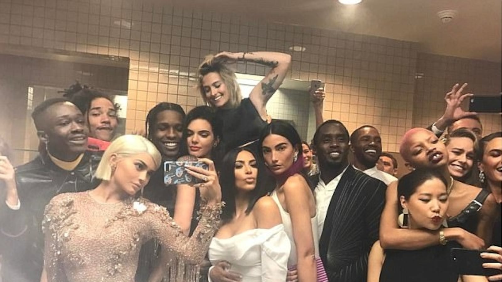 articles/2017/05/02/kylie-jenner-s-epic-met-ball-bathroom-selfie-breaks-all-anna-wintour-s-rules-in-style/3FD5E9B300000578-4464618-image-m-113_1493694641148_y2z3tl