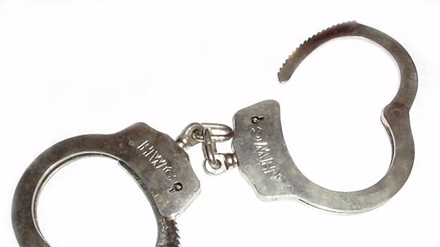 Police_handcuffs_alt_ke7ulz