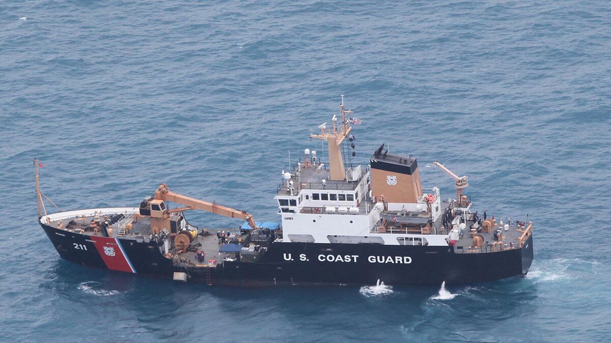 cheats/2011/08/02/narco-sub-found-with-180m-of-cocaine/cocaine-submarine-coast-guard-cheat_ezfiw0