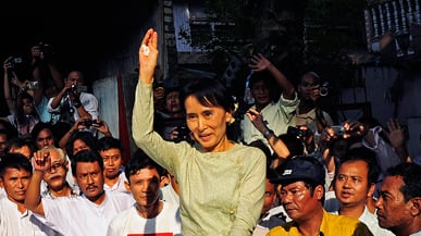 articles/2010/11/16/aung-san-suu-kyi-in-danger-will-burmas-military-junta-seek-to-assasinate-her/shenon-myanmar_141289_zgr6jx