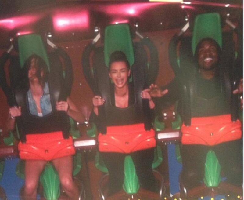 galleries/2012/07/21/celebrity-roller-coaster-faces-kim-kardashian-katy-perry-justin-bieber-and-more-photos/roller-coaster-faces-kardashian_on9prf
