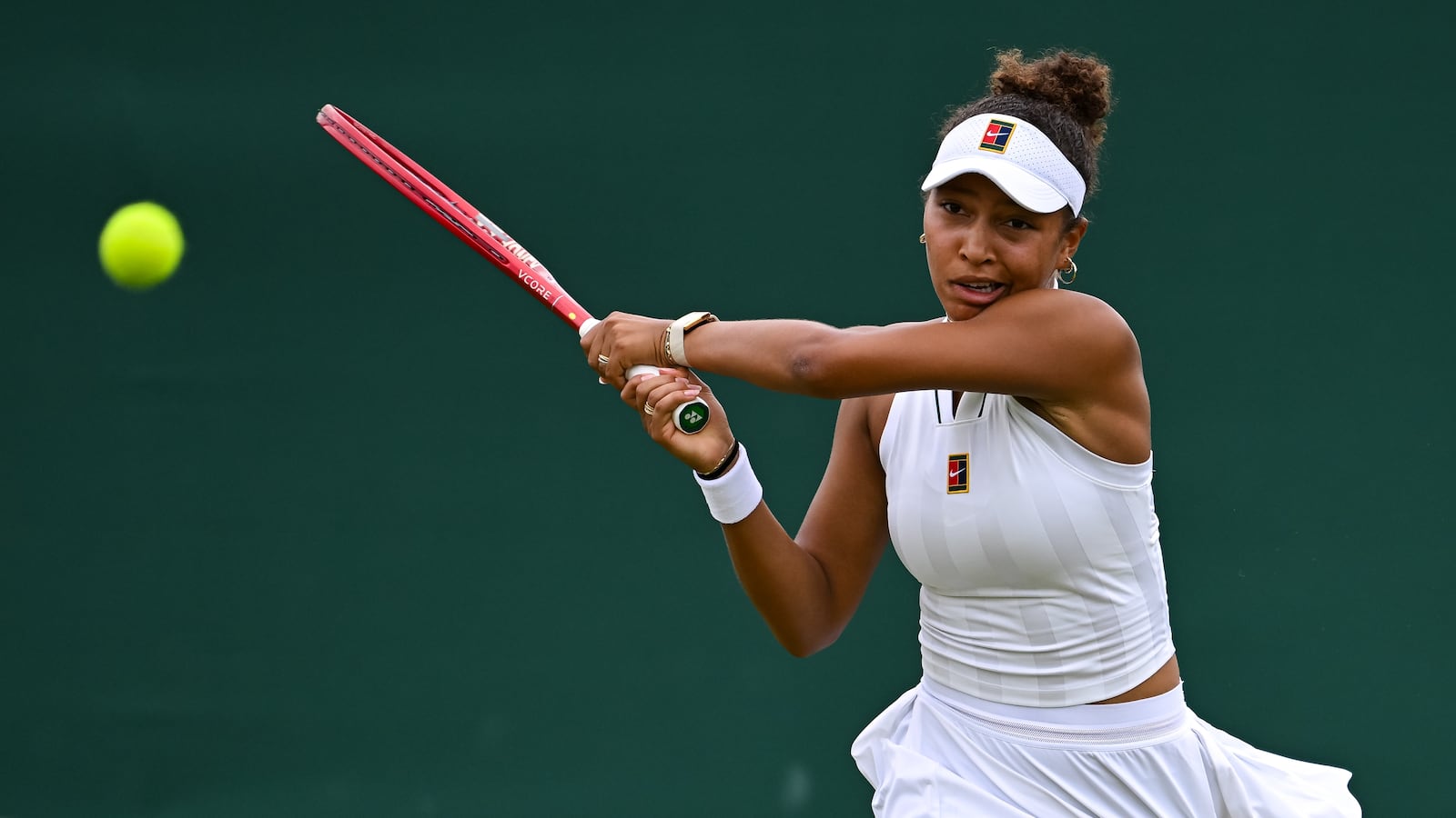 LONDON, ENGLAND - JULY 04: Thea Frodin of the United States in action against Ui Su Jeong of South Korea during the Girl's Singles first round match on Day Six of The Championships Wimbledon 2026 at All England Lawn Tennis and Croquet Club on July 04, 2026 in London, England. (Photo by Daniel Kopatsch/Getty Images)