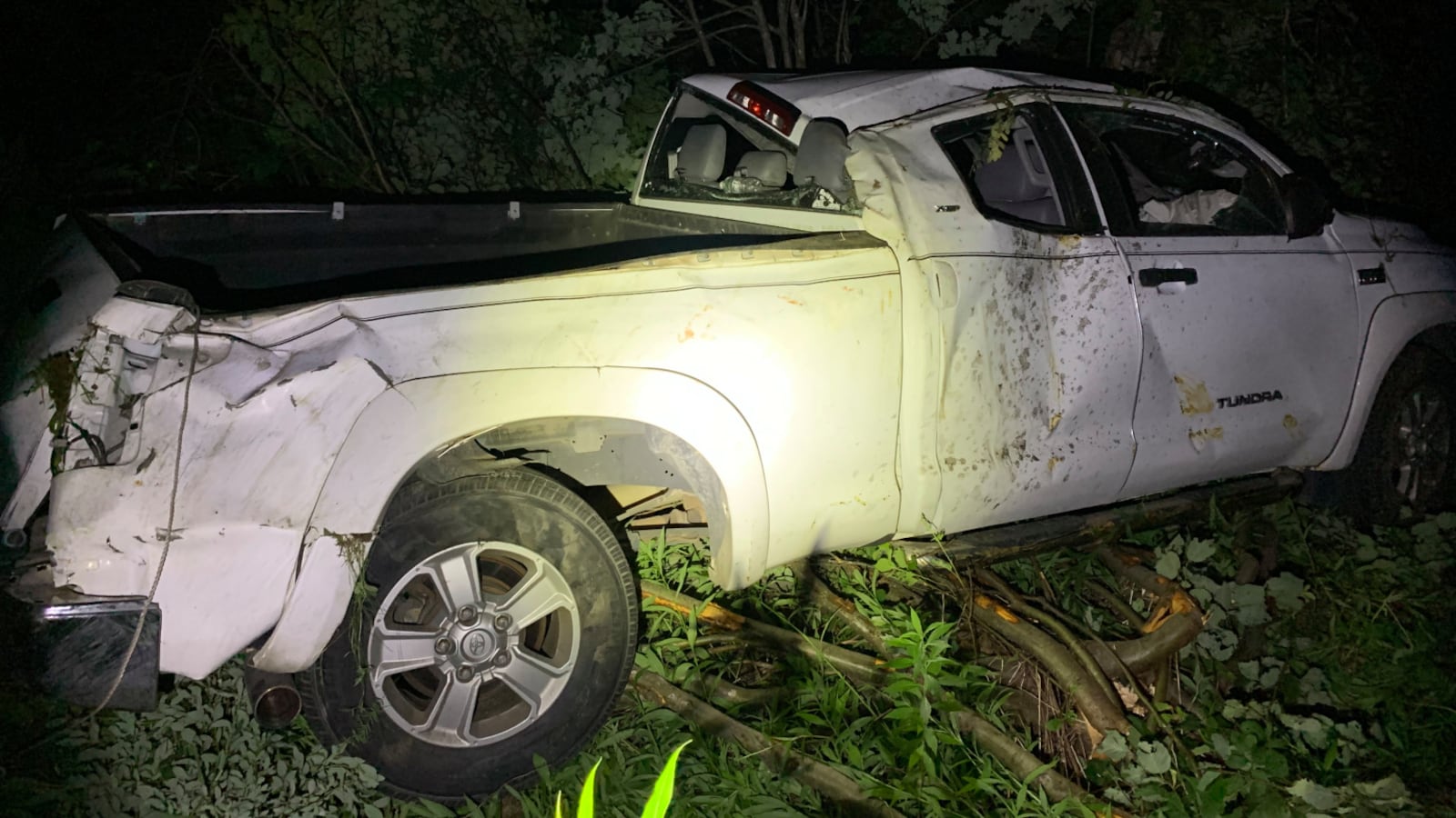 i-91-sheffield-vt-moose-crash-truck_jcfkqw