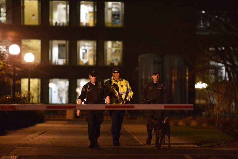 galleries/2013/04/19/boston-marathon-bombers-pre-dawn-manhunt-photos/boston-predawn-13_wtrbl5