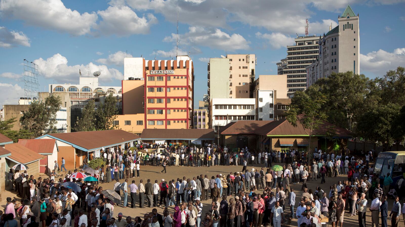 articles/2013/03/04/all-calm-at-polls-as-kenya-votes-in-crucial-election/130304-Heaton-Kenya-voters-tease_jhinf7