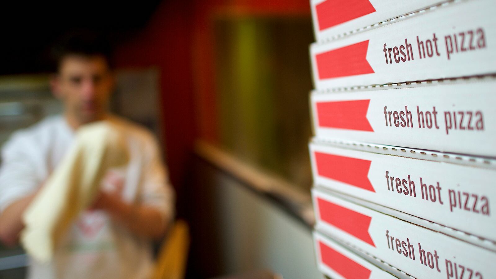 cheats/2015/05/01/200-scientists-question-pizza-box-safety/150501-pizza-box-health-cheat_ojco1d