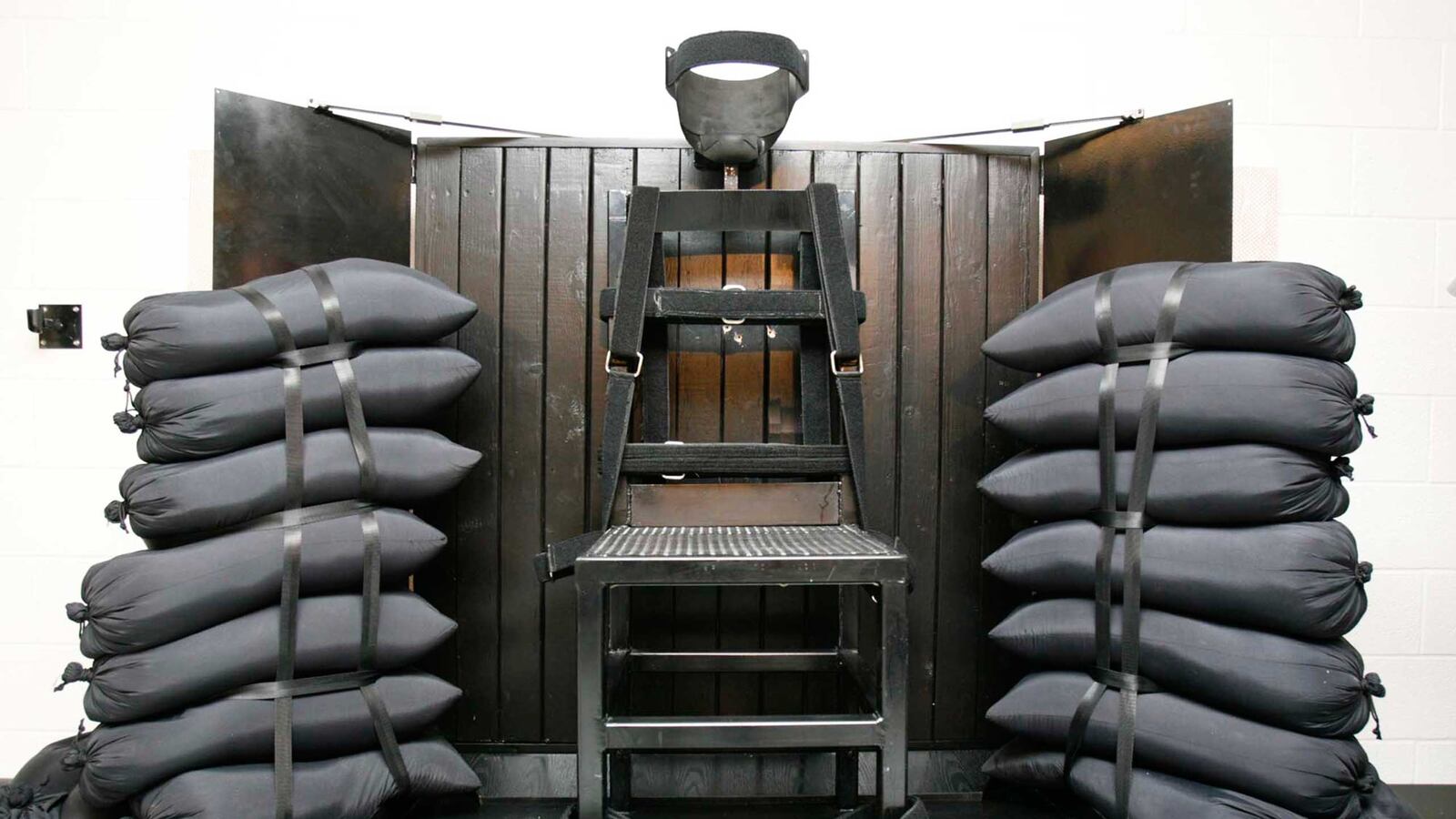 cheats/2015/03/23/utah-ok-s-the-firing-squad/150314-novak-firing-squad-comeback-tease_wd4pez