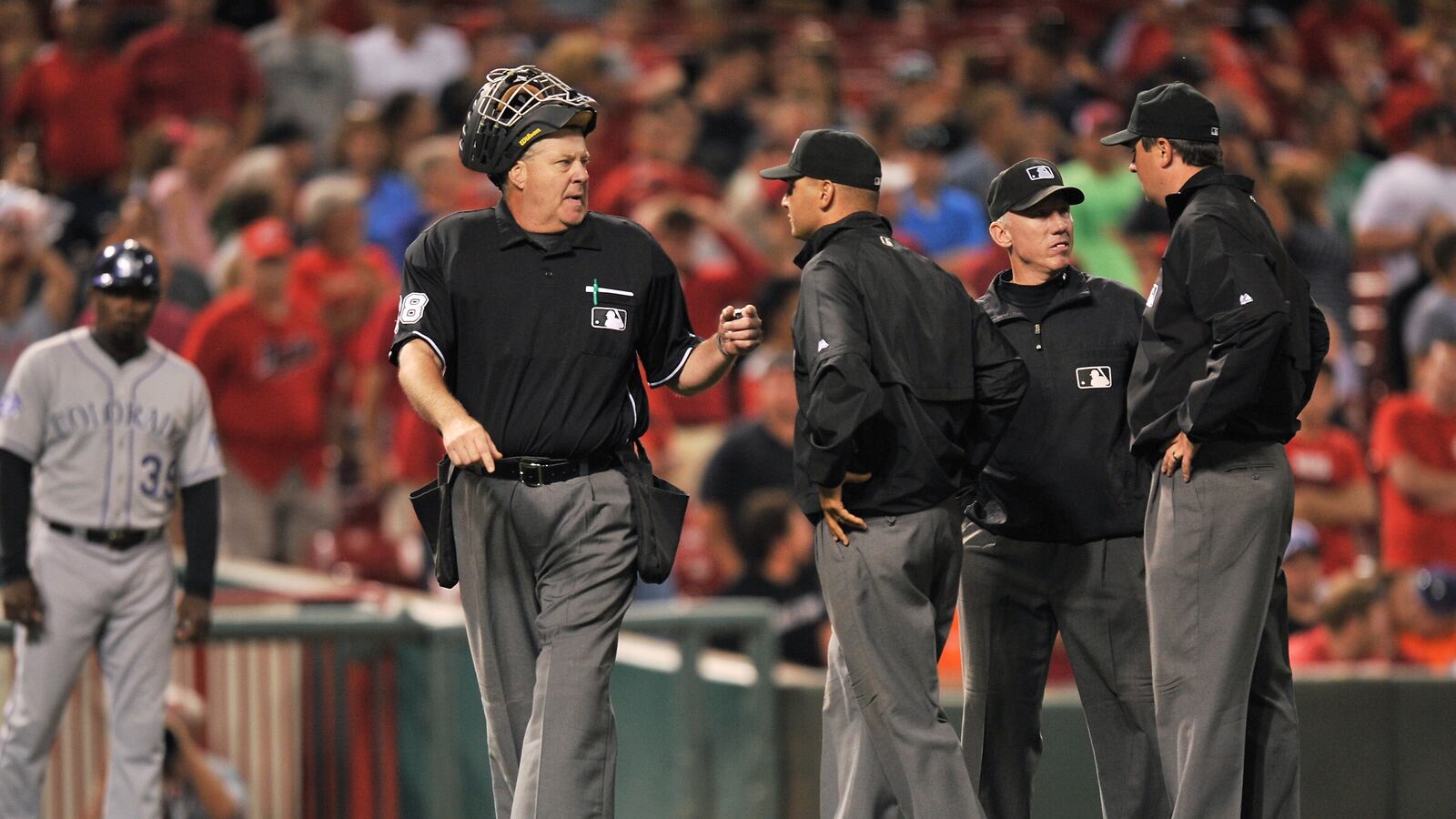 cheats/2014/01/16/mlb-approves-more-instant-replay/140116-mlb-cheat_k732ds