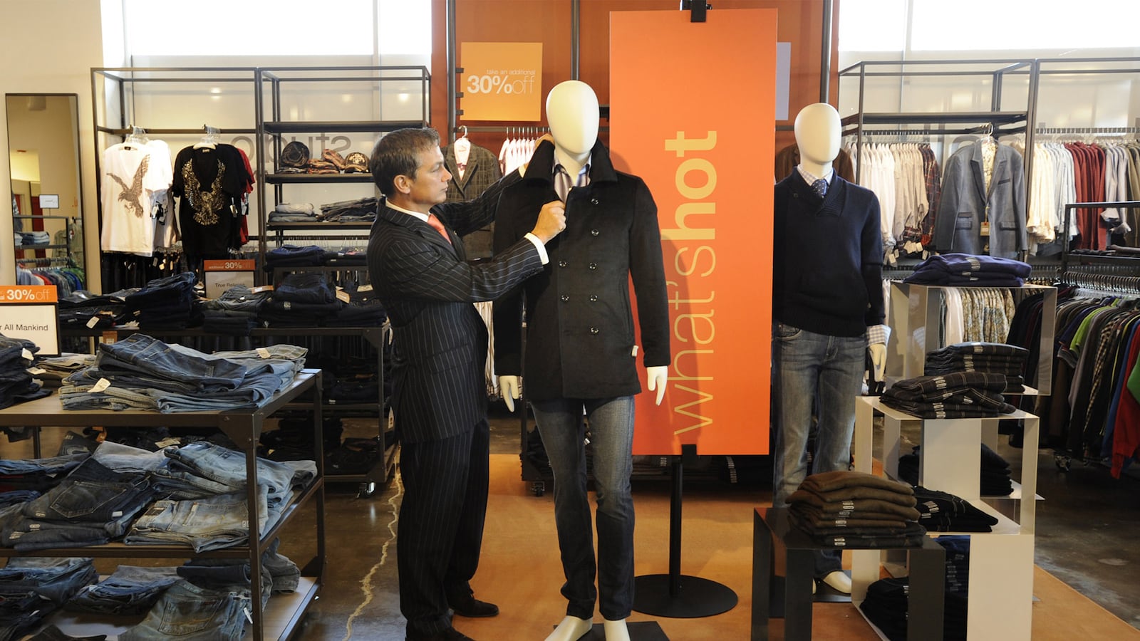 articles/2016/05/10/the-cheaper-smarter-way-to-buy-luxury-fashion/160509-fraser-cheap-luxury-fashion-tease_rl66oy