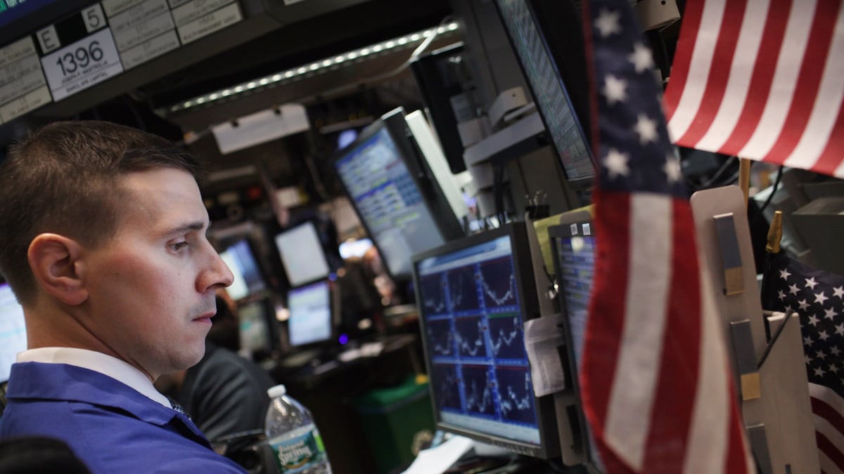 articles/2011/12/15/amid-the-gloom-u-s-economy-quietly-improves/us-economy-karabell_mixlgu