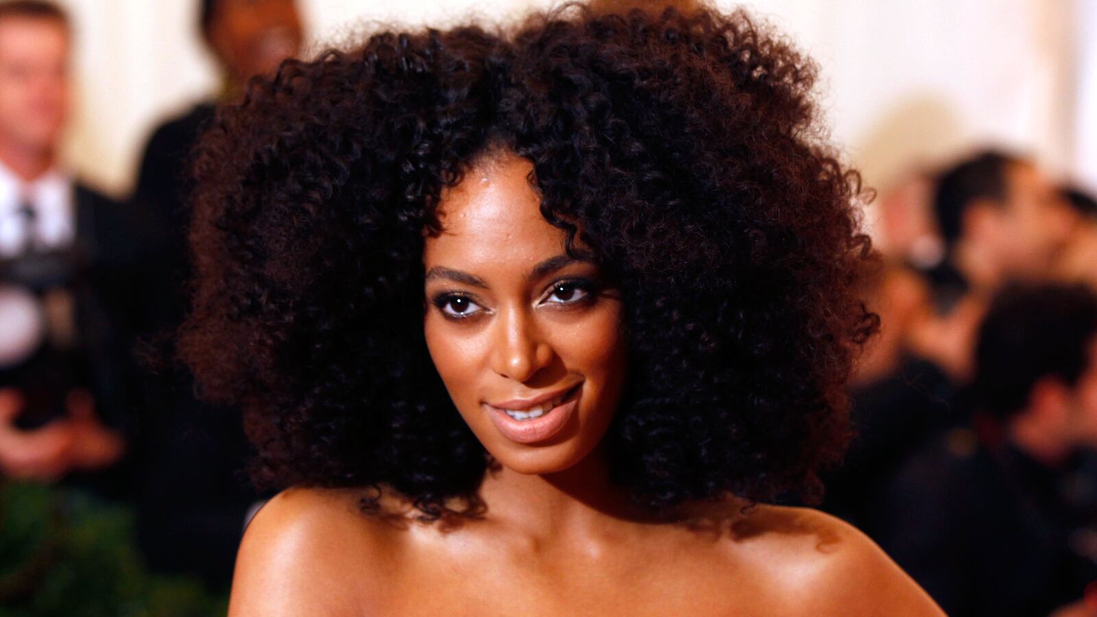 articles/2014/05/12/10-things-you-didn-t-know-about-solange-the-woman-at-the-center-of-the-jay-z-slapfest/140512-fallon-solange-tease_cujxpb
