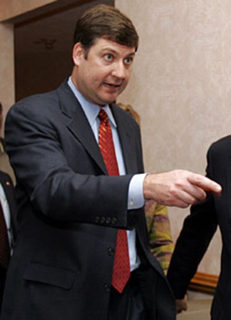 galleries/2008/12/24/people-we-d-like-to-throw-a-shoe-at/shoe---saltsman_fmf6qd