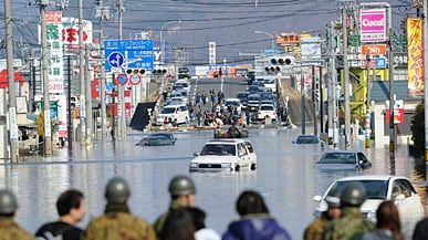 articles/2011/03/11/shocking-videos-and-photos-from-the-2011-japan-earthquake-and-tsunami/japan-quake_lritly
