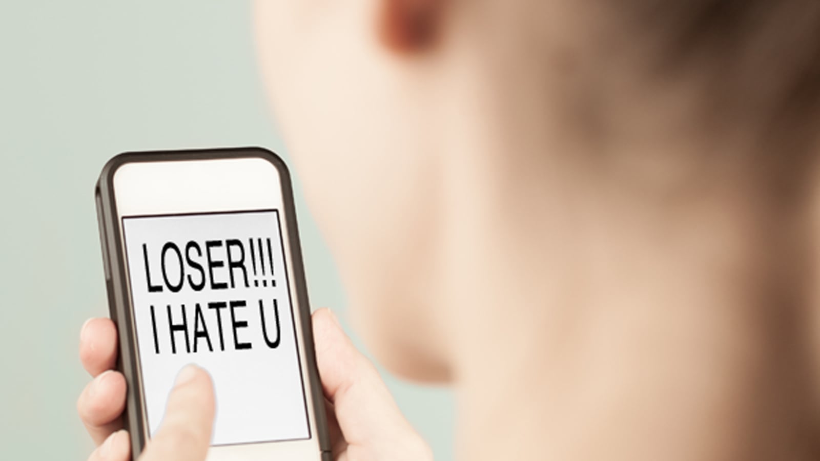 articles/2013/10/10/the-bully-waging-war-against-bullies/131009-crocker-bullying-tease_ccov5h