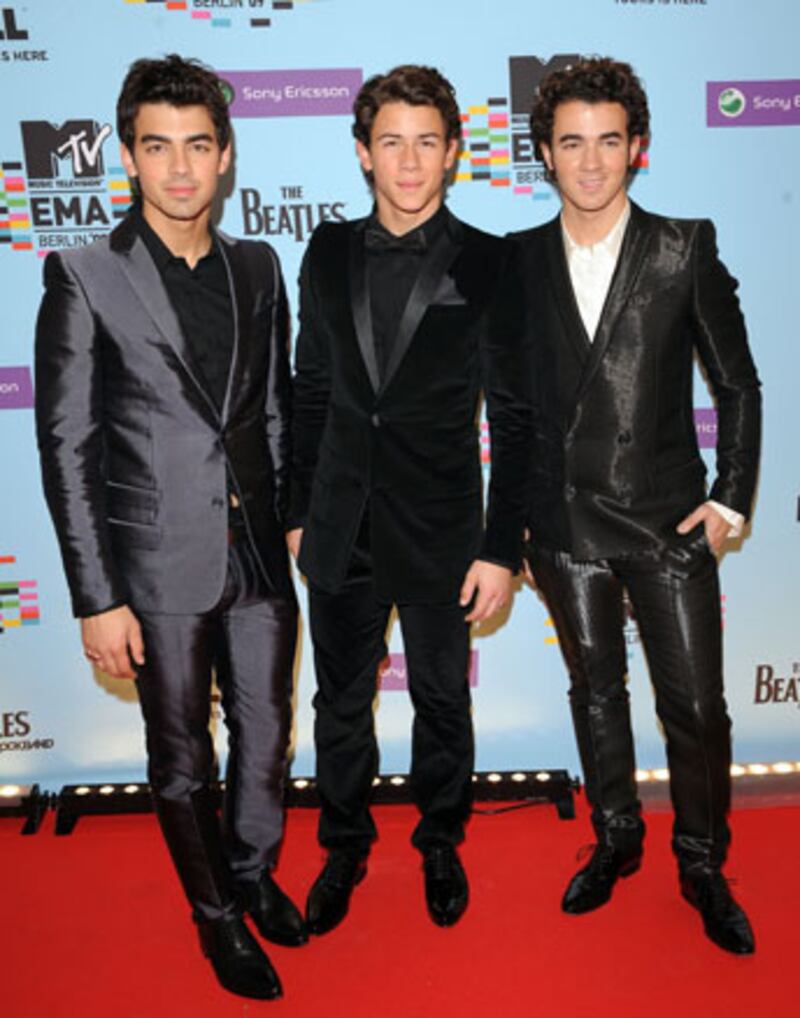 galleries/2009/11/06/mtv-europe-music-awards/red-carpet---jonas_ftohxy