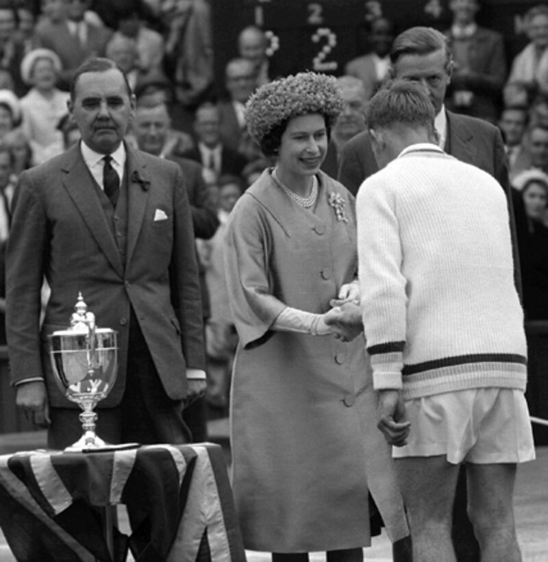 galleries/2009/06/21/classic-wimbledon/wimbledon---queen-elizabeth-ii_whxnpu