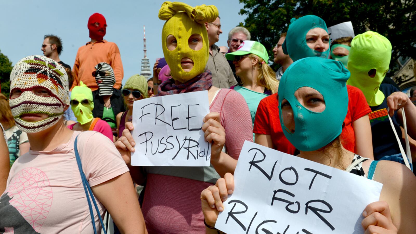 cheats/2012/08/20/more-pussy-riot-members-wanted/russia-police-search-for-more-members-pussy-riot-cheat_sor3ju