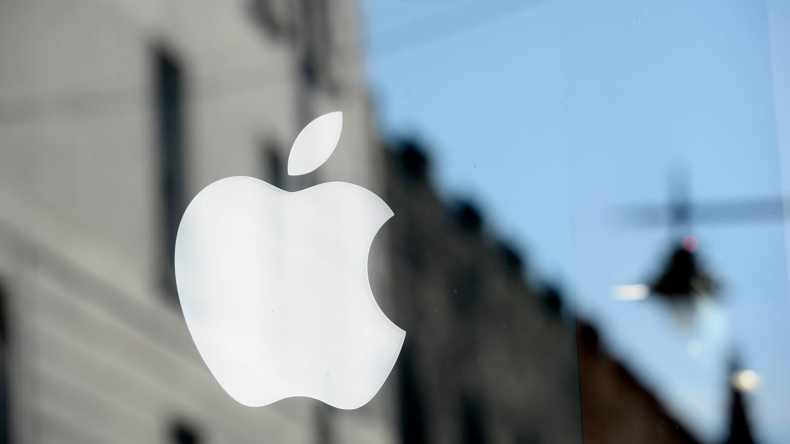 2016-08-30T120000Z_857915679_LR1EC8U0VIT9N_RTRMADP_3_EU-APPLE-TAXAVOIDANCE_qcg4g9