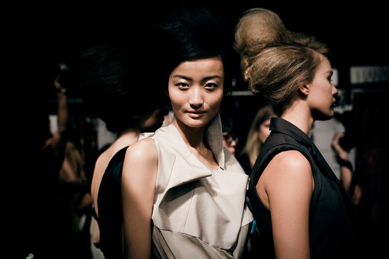 galleries/2010/09/14/vera-wang-backstage/vera-wang-backstage-20_fnjg58