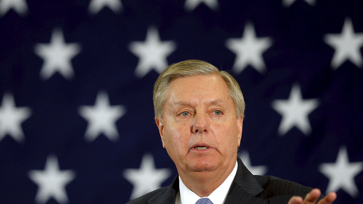 cheats/2015/08/03/graham-promoted-for-nothing-in-air-force0/150803-lindsey-graham-cheat_bpxcxp