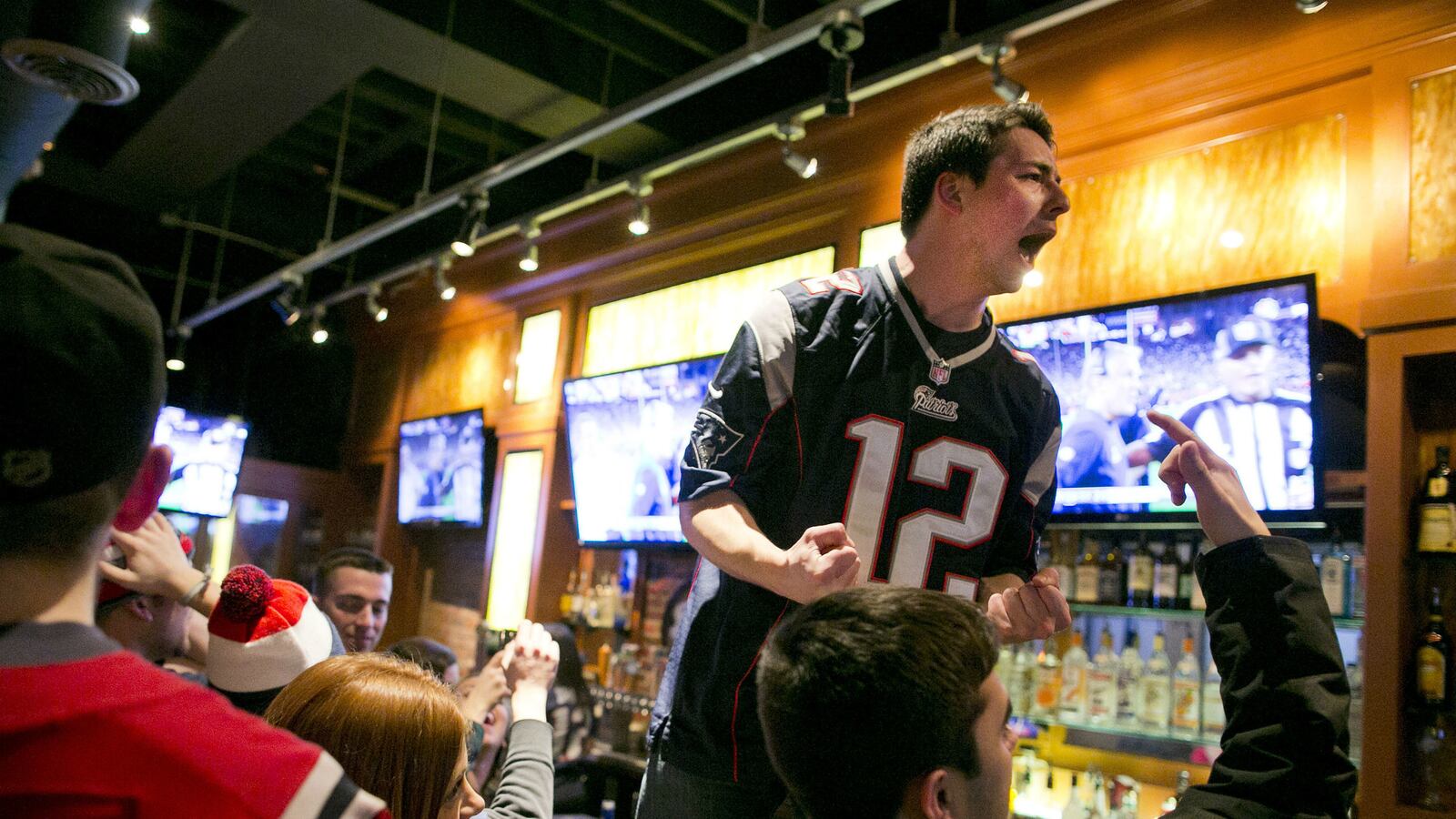 cheats/2015/10/16/nevada-to-shutter-fantasy-sports-sites/151015-fantasy-sports-site-nevada-cheat_y2dcpy