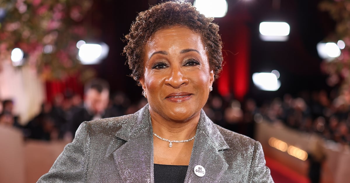 Trump Goon Triggered by Anti-ICE Stars on Golden Globes Red Carpet