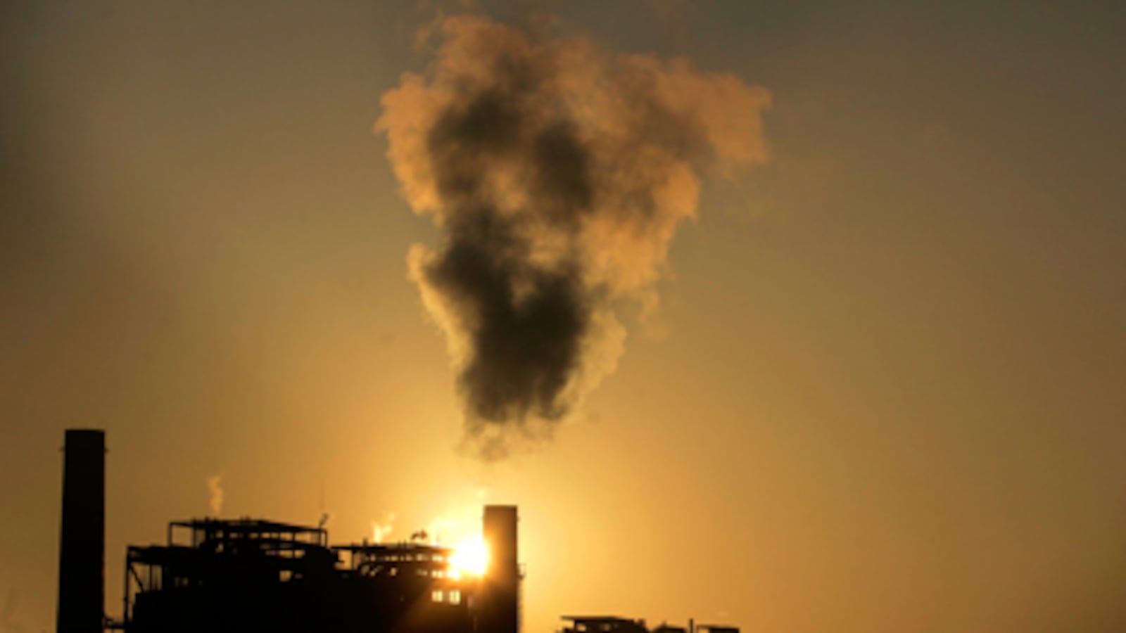 cheats/2011/05/13/report-calls-for-limits-on-greenhouse-gasses/global-warming_lnz7gk