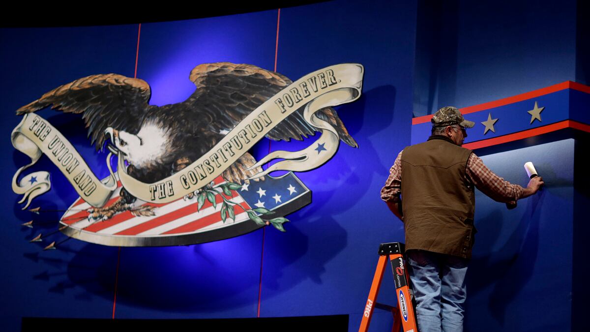 cheats/2012/10/03/pressure-on-for-romney-in-debate/debate-prep-candidates-cheat_fsirzh