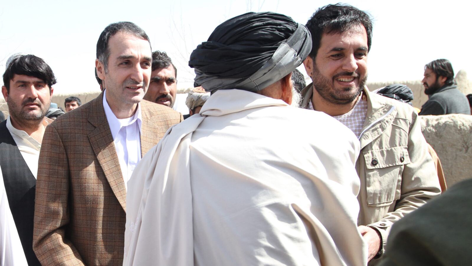 cheats/2012/03/13/taliban-fires-on-afghan-officials/afghanistan-taliban-fires-at-karzai-brothers-during-service-for-shooting-victims-cheat_q6e8cv