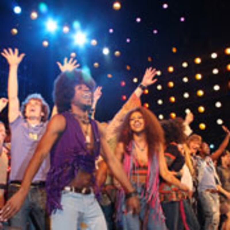 articles/2009/04/01/hair-dazzles-broadway/siegel-hair_eo58zy