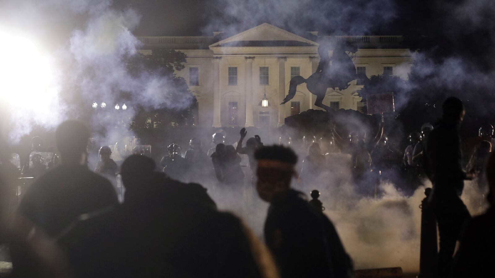 200601-sommer-dcblackout-tease_abueyy