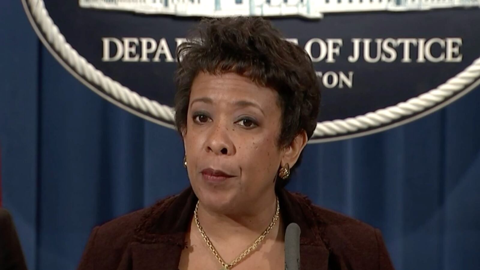 cheats/2015/12/07/doj-announces-chicago-pd-investigation/151207-loretta-lynch-cheat_jnu5o6