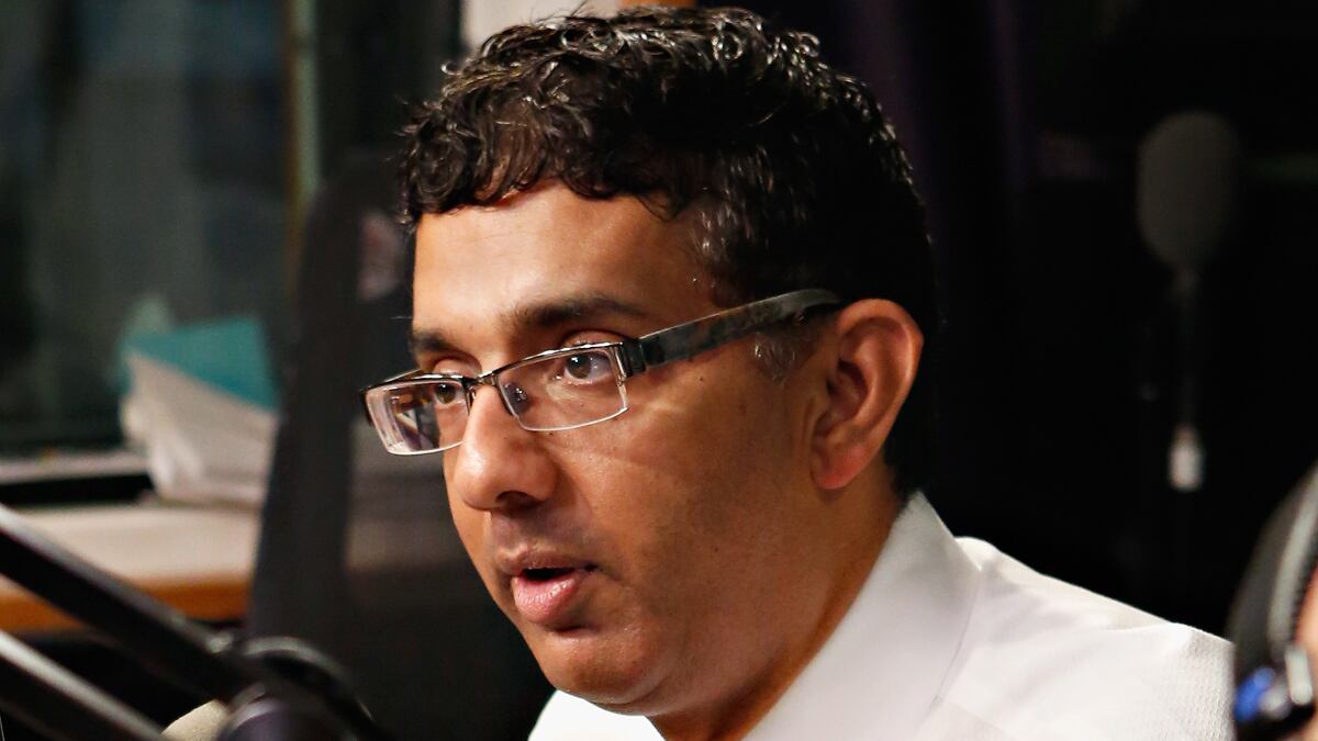 cheats/2014/01/23/d-souza-indicted-for-donations/dinesh-dsouza-affair-scandal-cheat_xpowsb