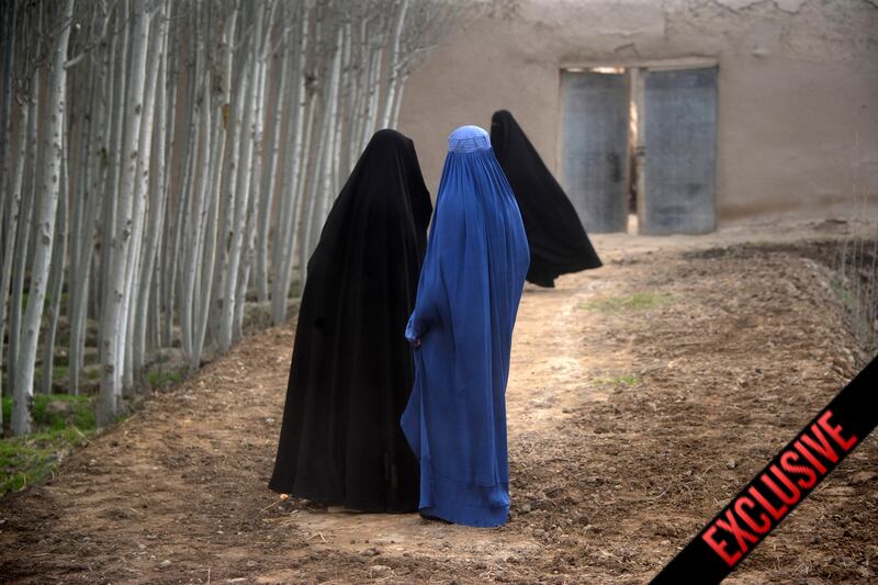 articles/2012/12/02/in-afghanistan-a-14-year-old-girl-is-beheaded/afghanistan-beheading-teen-girl-yousafzai-tease_whwaux