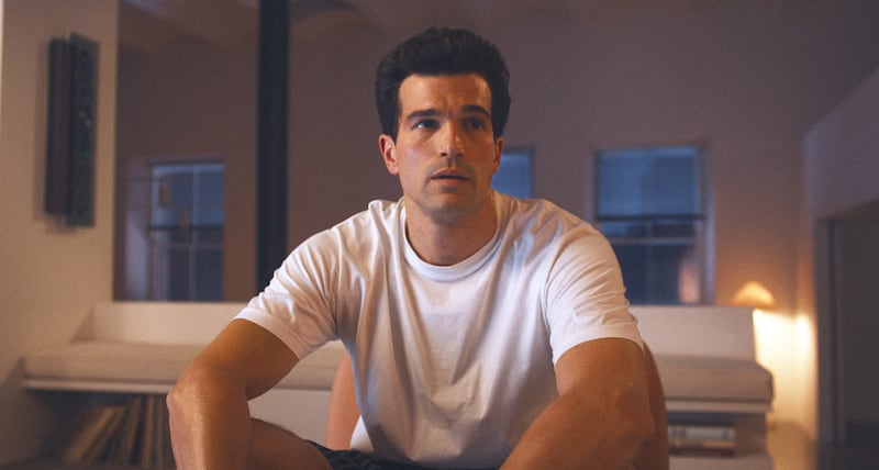 Paul Anthony Kennedy as John F. Kennedy.