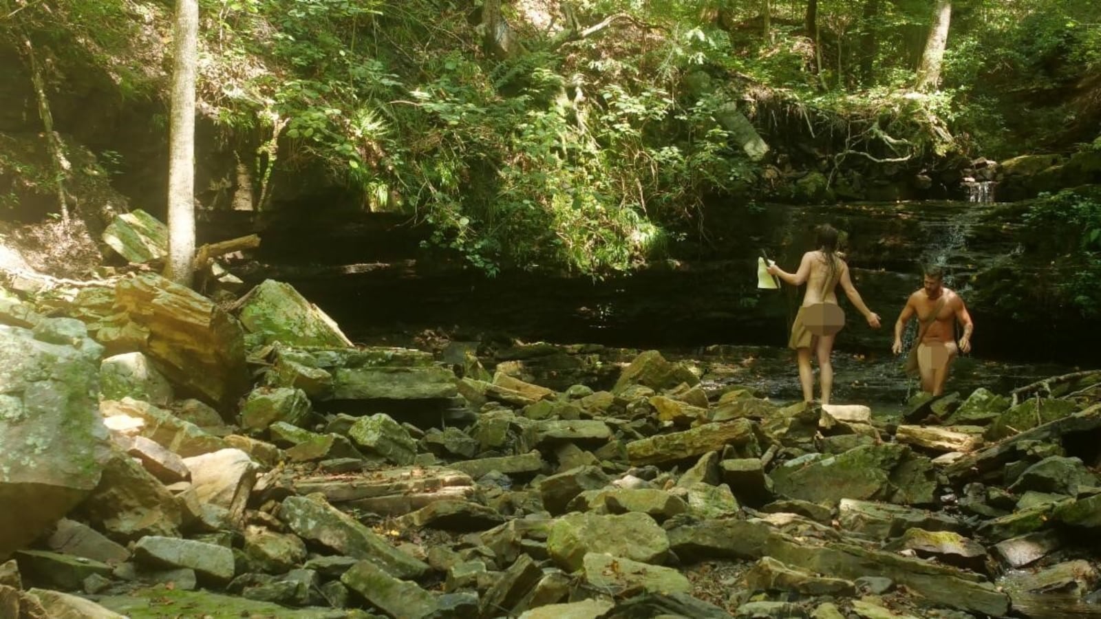 naked_and_afraid_1_umnsdn