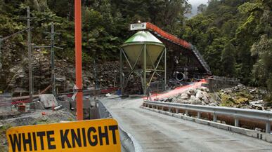 articles/2010/11/21/29-new-zealand-miners-trapped-underground/abdollah-new-zealand-miners_142790_hbhpjo