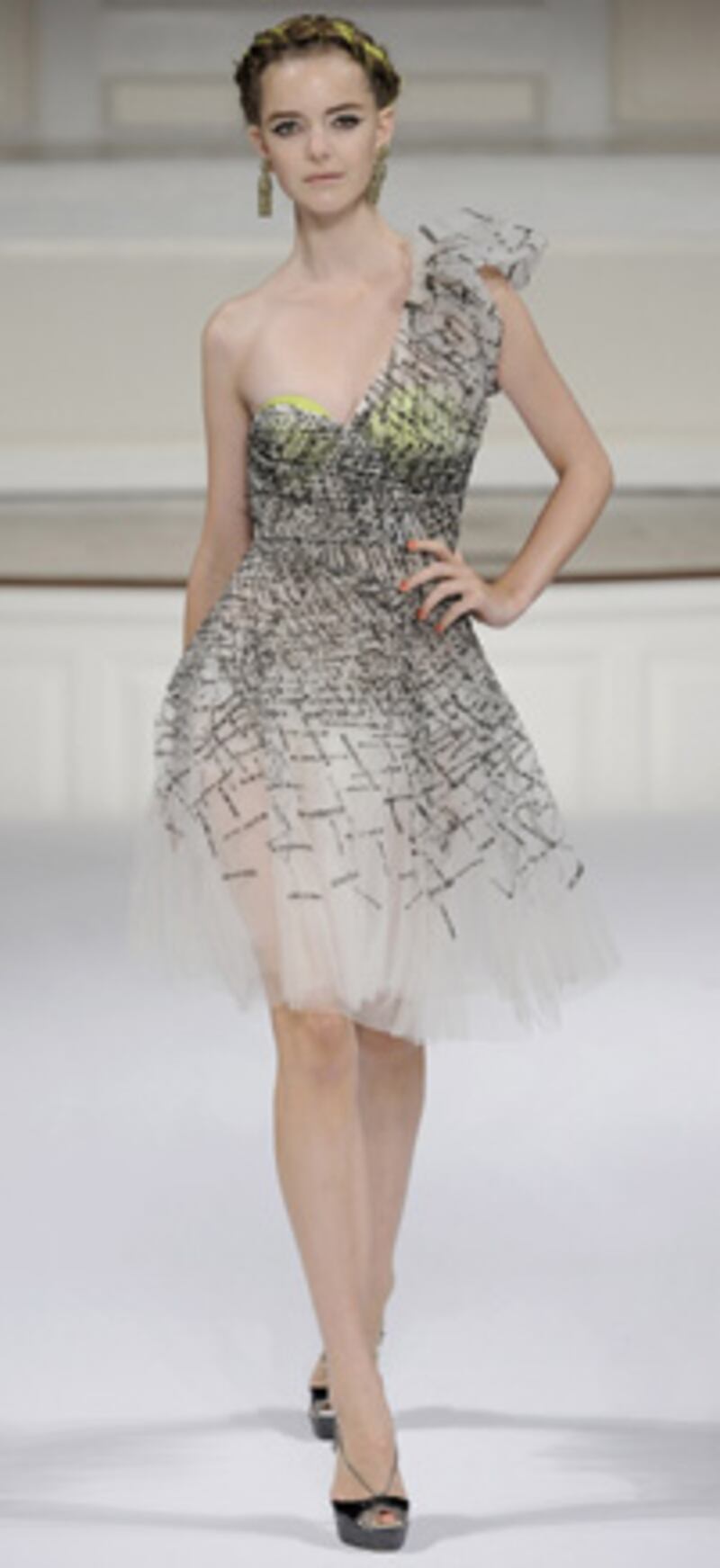 galleries/2009/09/16/fashion-week-day-7/fashion-week-day-7---oscar-4_msrpff