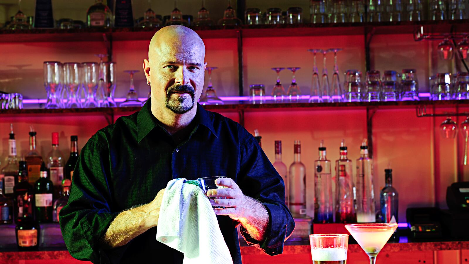 articles/2015/07/08/scotland-s-newest-weapon-in-the-war-against-rape-bartenders/150708-kelemen-bartender-tease_rmo9cf