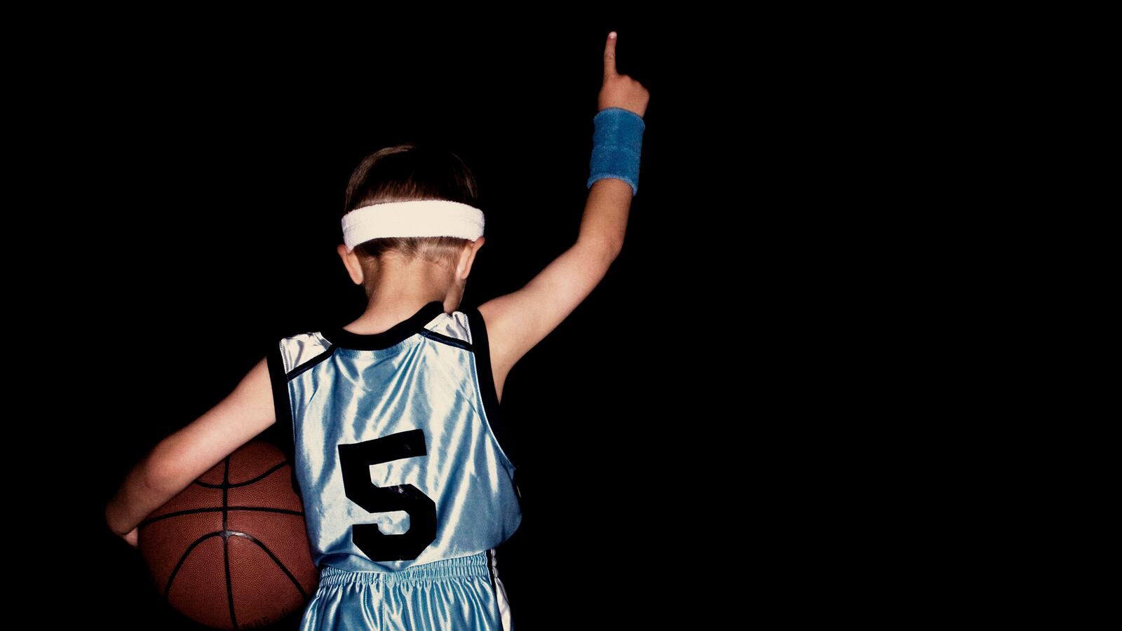 articles/2013/08/04/are-we-killing-our-sports-gene/130802-epstein-sports-gene-tease-embed_klud4g