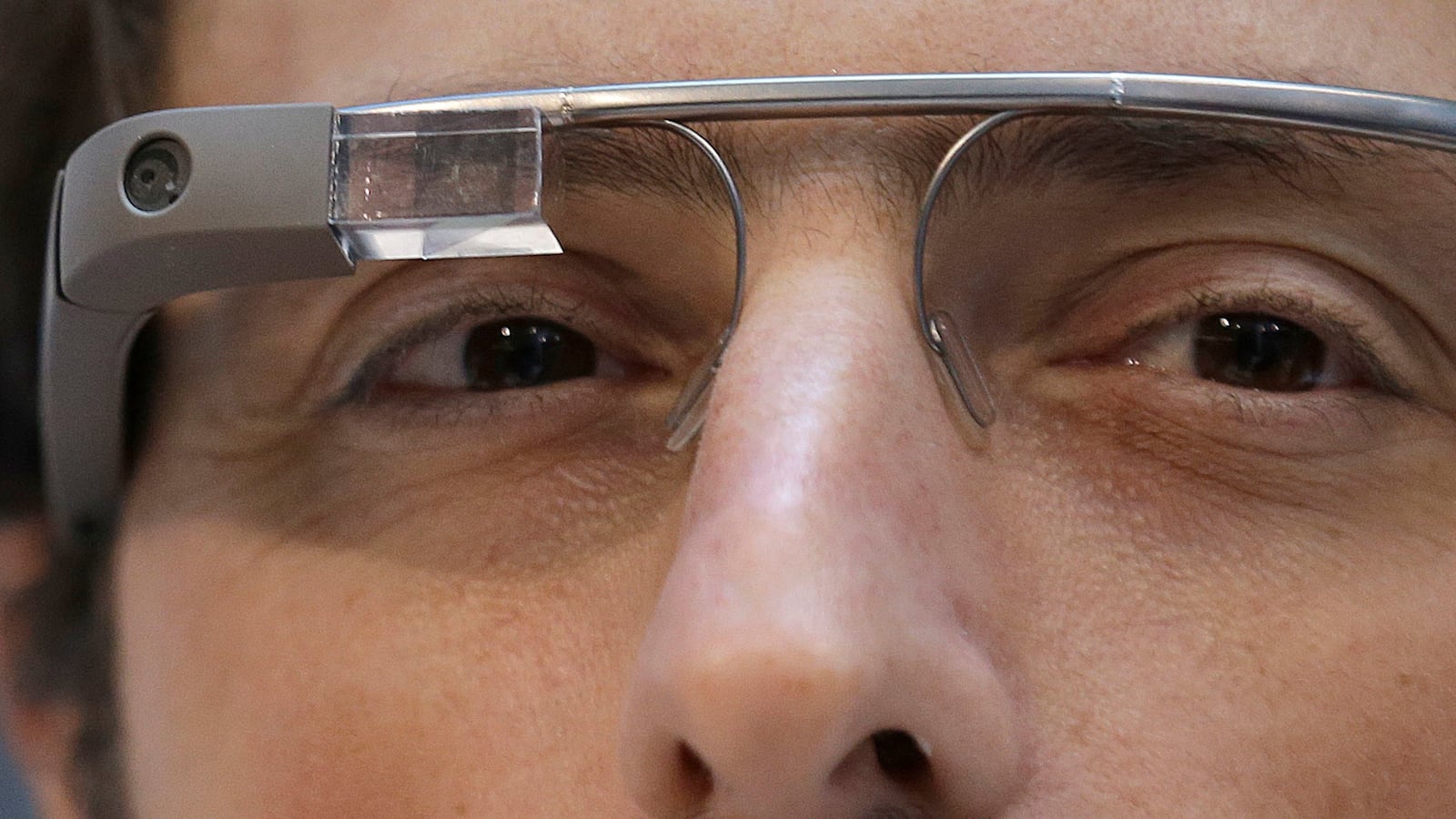 cheats/2013/02/21/google-glass-to-team-up-with-warby-parker/130221-google-glass-warby-cheat_euuyxk