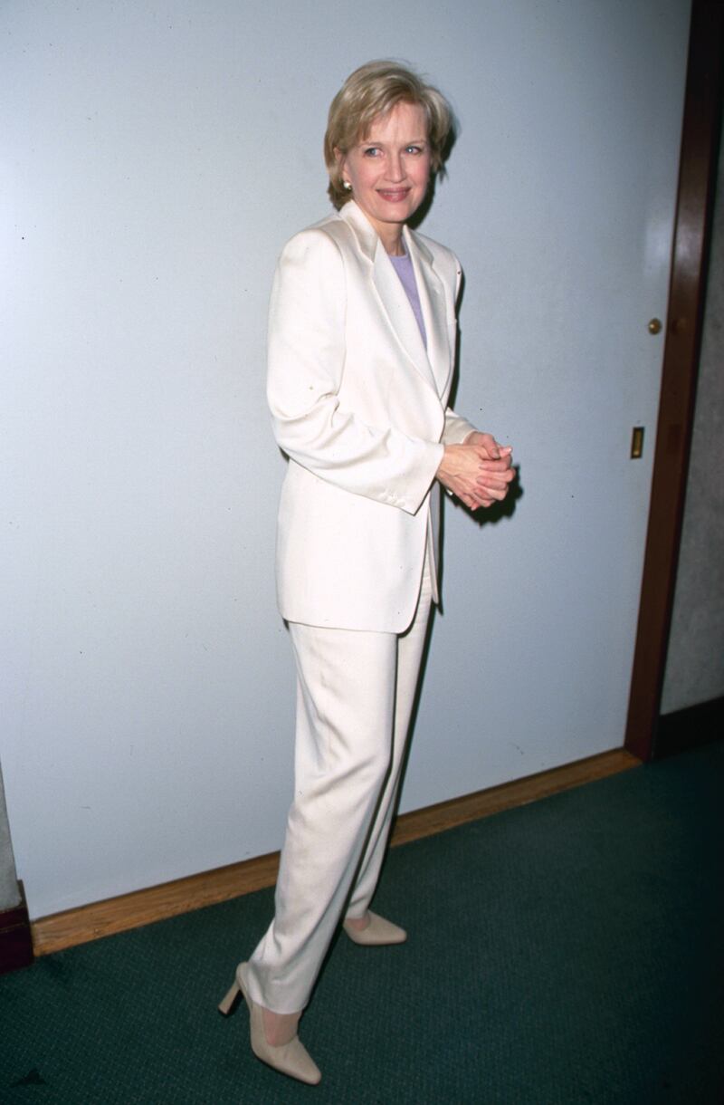 galleries/2013/12/24/from-julia-roberts-to-meryl-streep-the-best-80s-power-suits-photos/131223-power-suits7_ebebrn