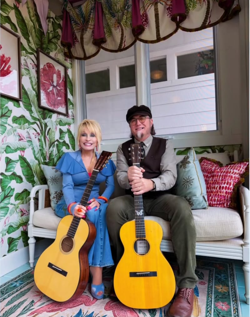 The last time Owens saw Parton, it was to give her a Martin guitar.