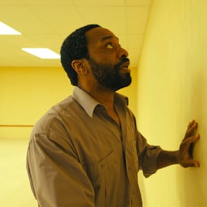 Chiwetel Ejiofor in Backrooms.