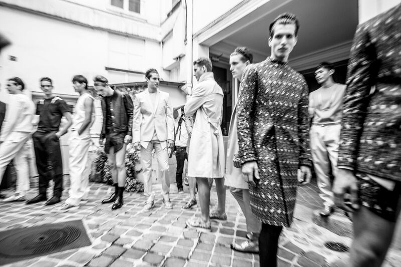 galleries/2012/07/02/men-s-fashion-week-in-paris-spring-2013-backstage-photos/paris-fashion-tachman-mugler-21_ia2h0c