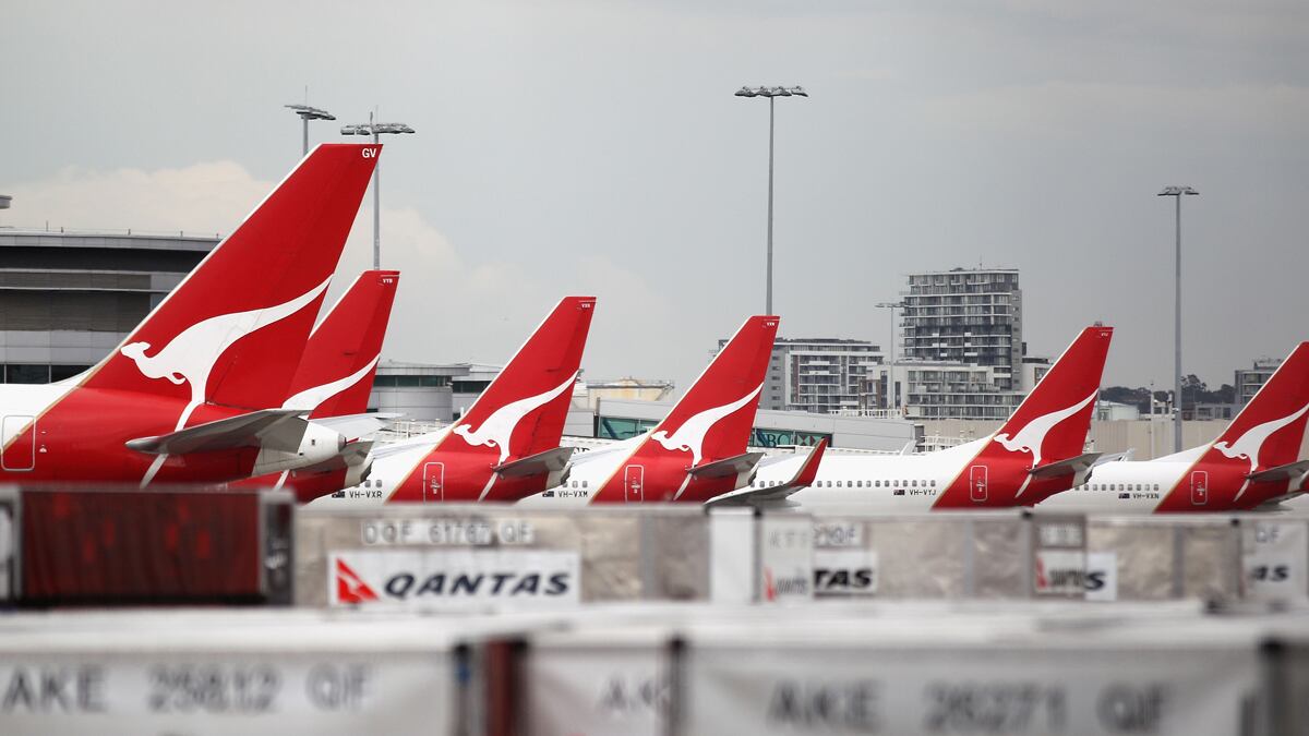 cheats/2011/10/30/qantas-works-to-end-labor-dispute/qantas-strike-government-steps-in-cs_fhysws